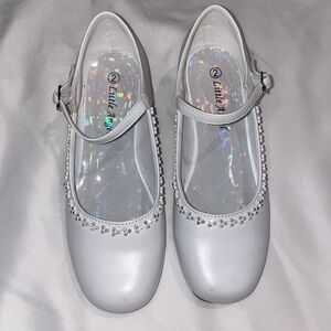 White dress Shoes little Girls size 2